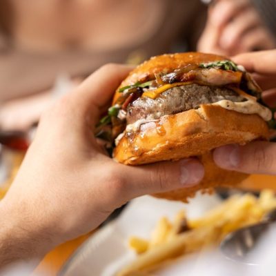 private-chef-burger-menu-jaco-min